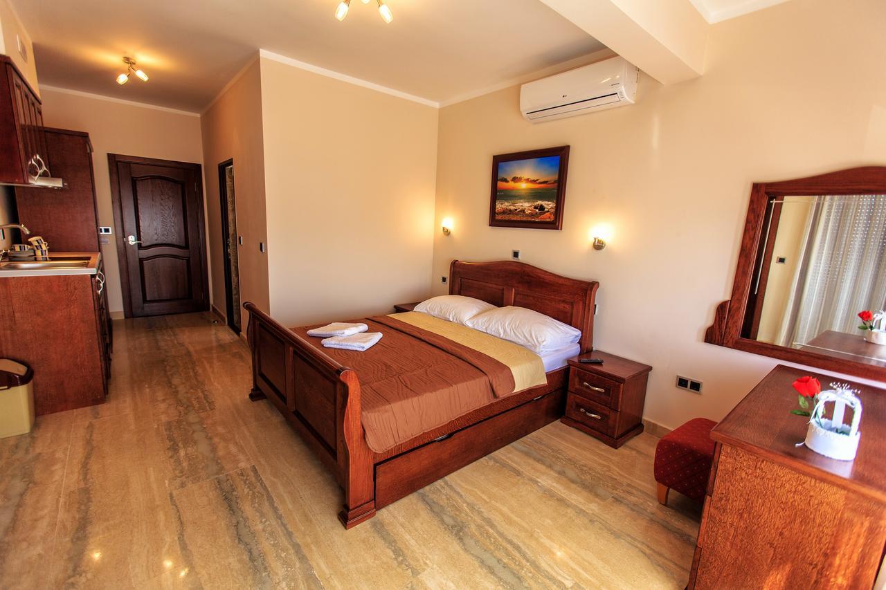 Compass Aparthotel Dobra Voda Exterior foto