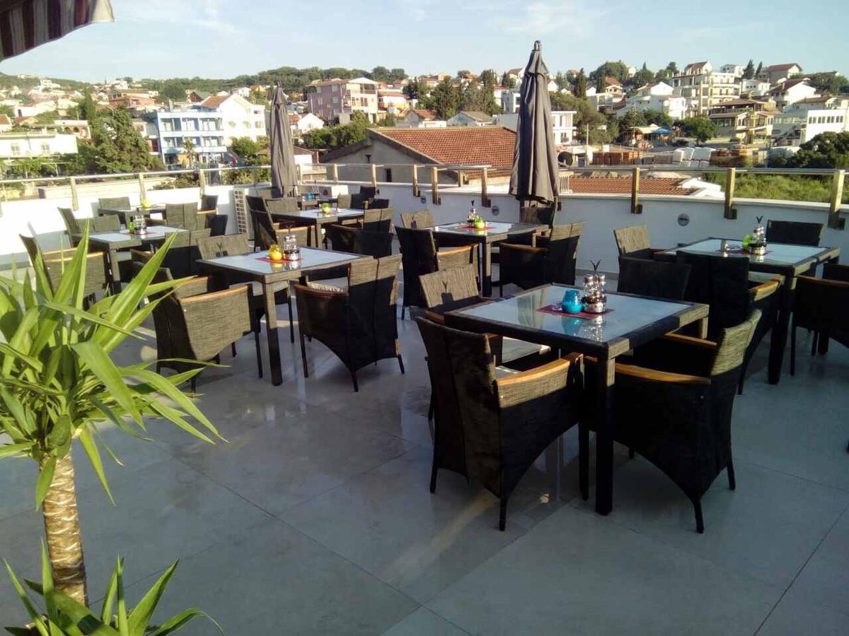 Compass Aparthotel Dobra Voda Exterior foto